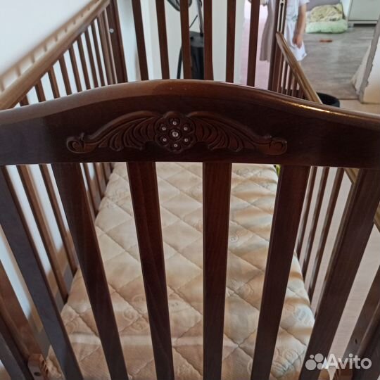 Продам детскую кроватку
