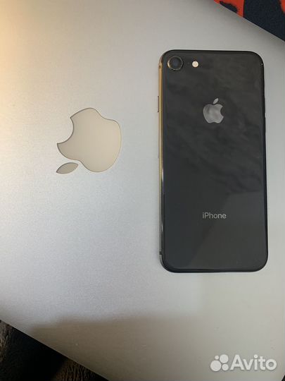 iPhone 8, 64 ГБ