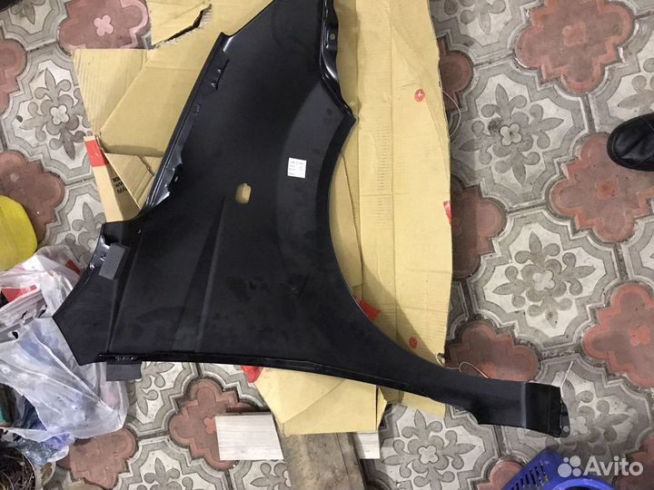 Левое переднее крыло