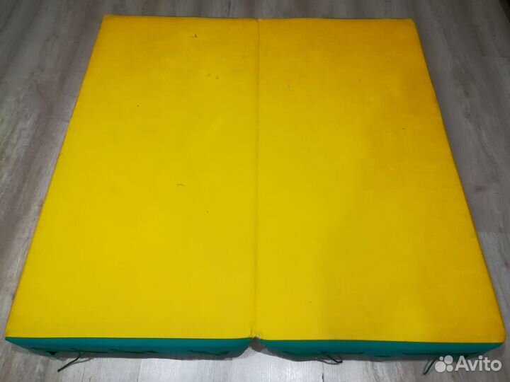 Мат спортивный 10010010 см