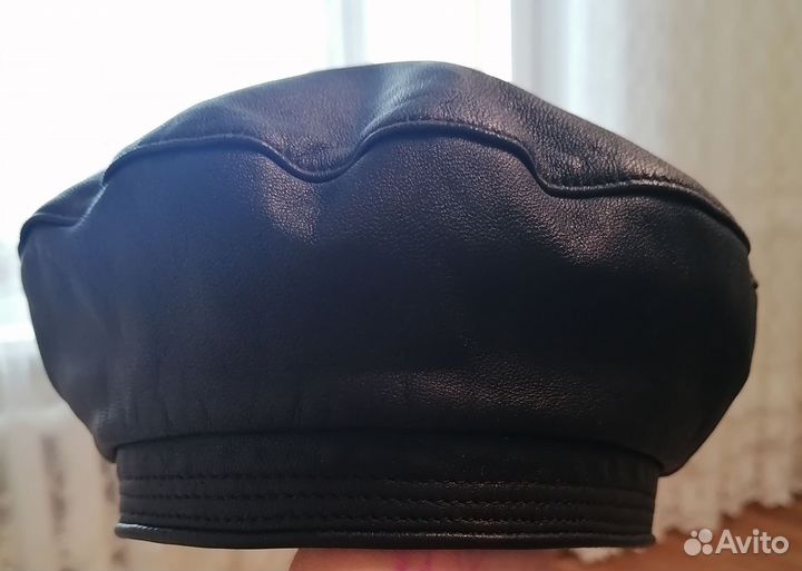 Берет женский кожаный