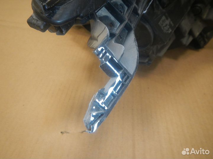 Фара левая FAW Bestune B70