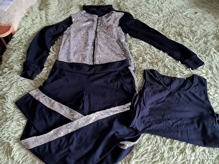 Костюм женский