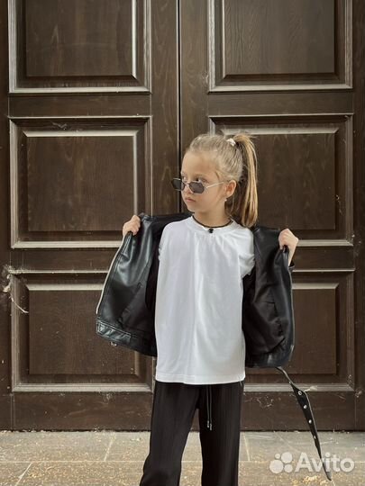 Белая базовая футболка