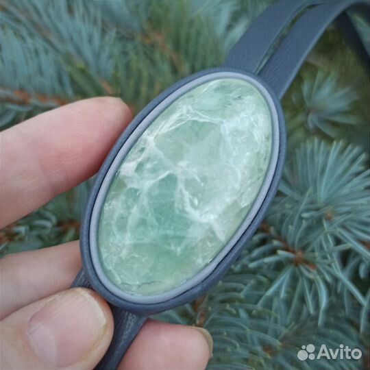 Галстук-боло с флюоритом. Стильный аксессуар