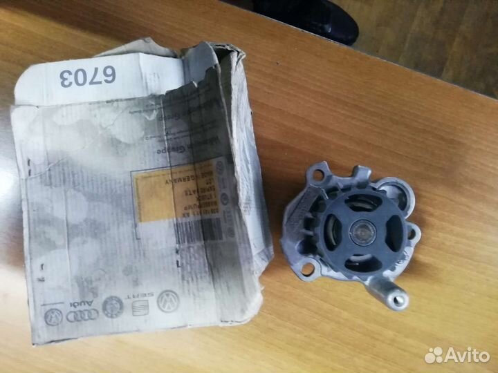 Продам помпу VAG оригинал