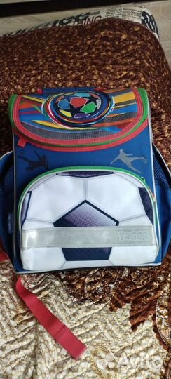 Рюкзак школьный