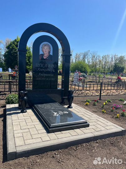 Памятники на могилу от производителя