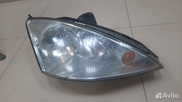 Фара передняя правая Ford Focus