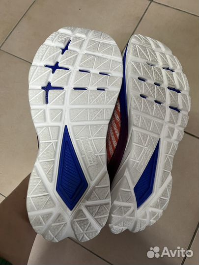 Кроссовки Hoka