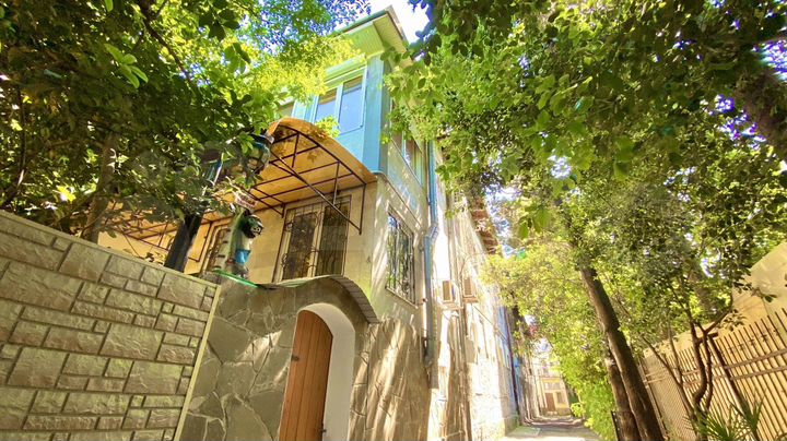 2-к. квартира, 76 м², 2/2 эт.