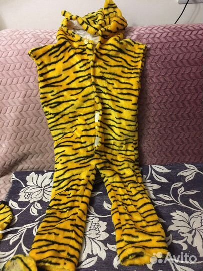 Продам костюм тигра