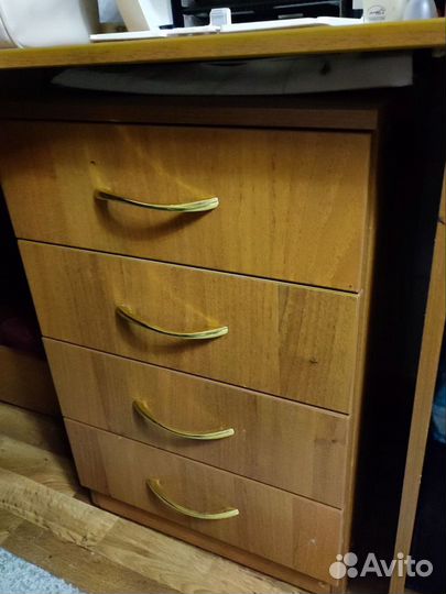 Компьютерный стол