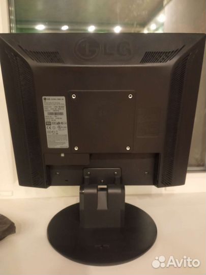 Монитор LG