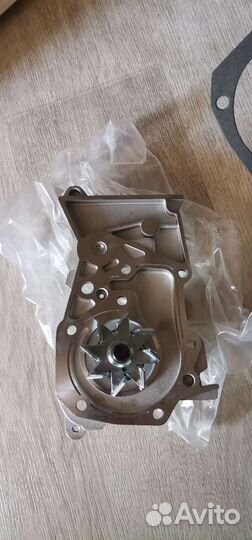 Помпа на renault logan 16 клапанный