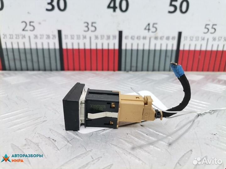 Кнопка ручного тормоза (ручника) Volkswagen Passat