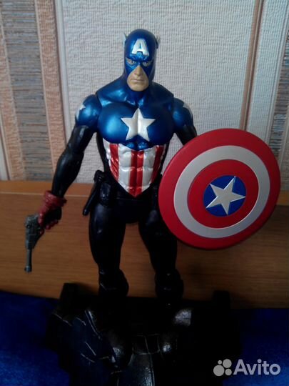 Фигурка Captain America