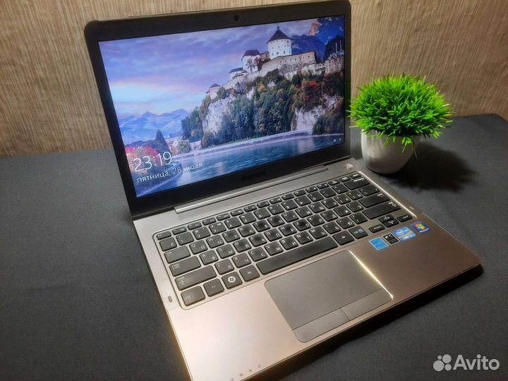 Samsung NP530U3B / Intel core i3