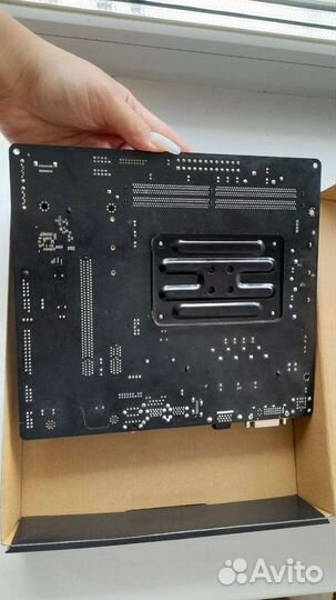 Материнская плата