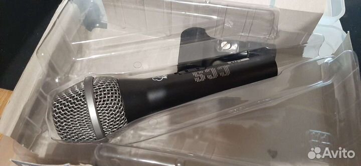 Микрофон проводной AKG D 77 S/XLR