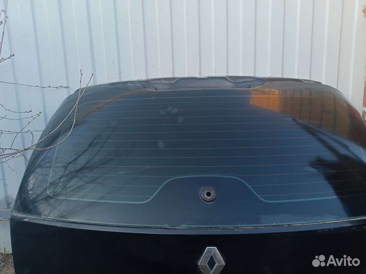 Заднее стекло Рено Меган универсал
