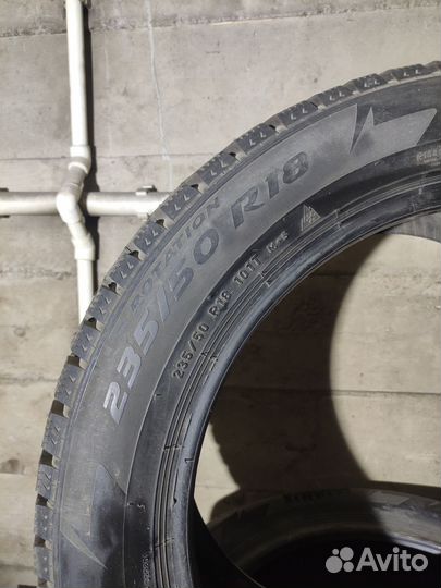 Pirelli Ice Zero 235/50 R18 101T