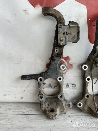 Nissan Patrol Y62 Цапфа передняя R/L