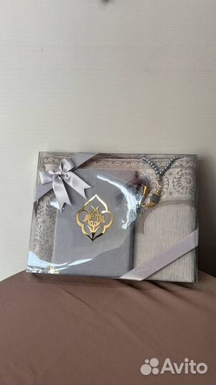 Коврик и книга с джузами