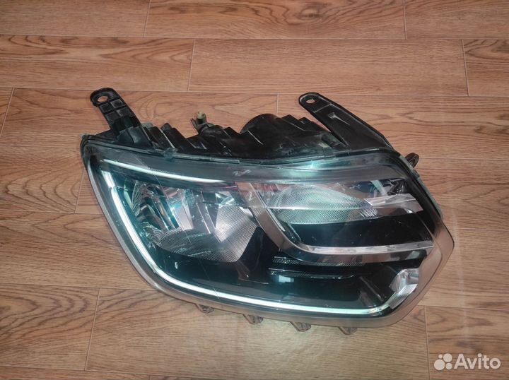 Фара правая Renault Duster 2