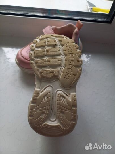 Кроссовки для девочки