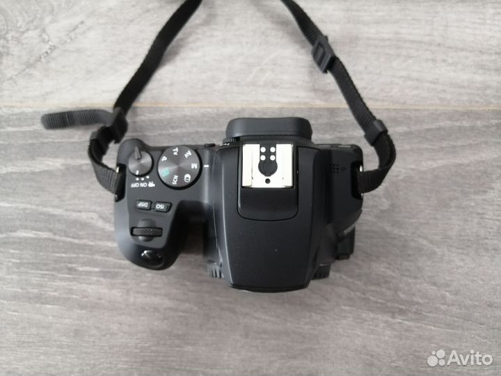 Фотоаппарат Canon 250D