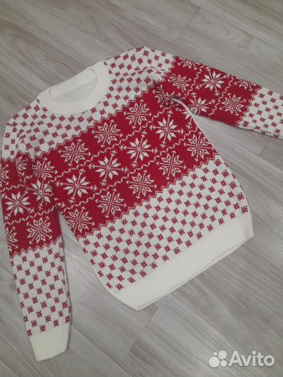 Свитер женский