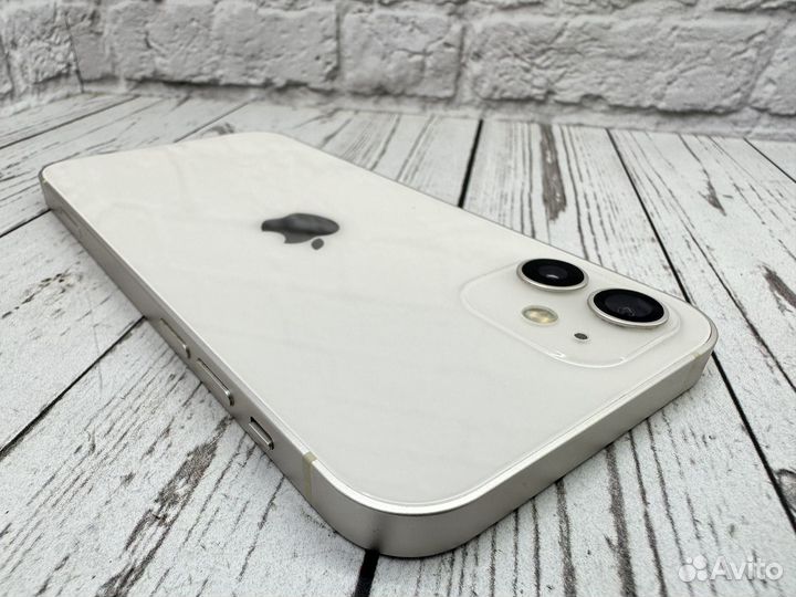 iPhone 12, 64 ГБ