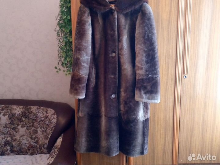 Шуба натуральный мех 56 размер