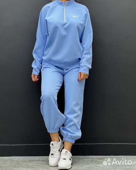 Костюм спортивный женский