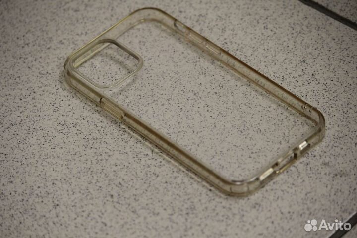 Чехол Uniq на iPhone 12 / 12 Pro