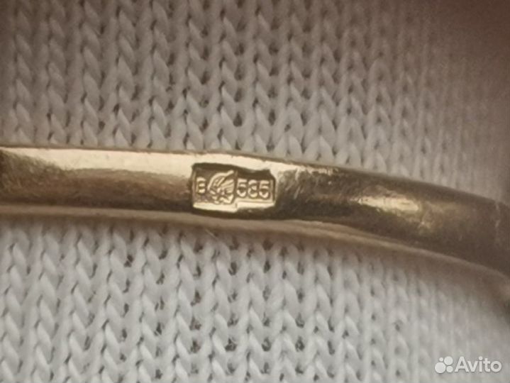 Золотое кольцо 585 пробы массой 1,74 грамма (Р17,5