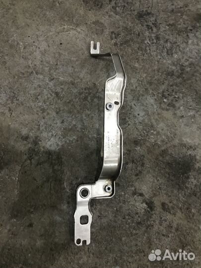 Кронштейн левого крыла Audi A6 C7 4G0807591B