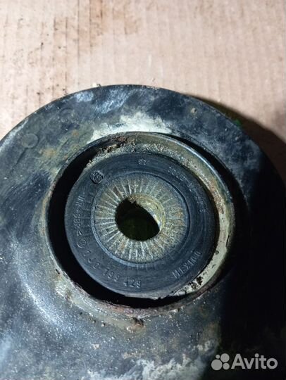 Подрамник a4 skoda 1,6