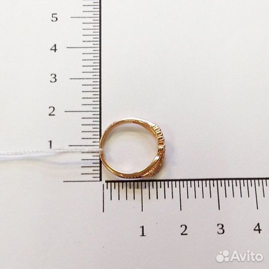Золотое кольцо с камнем 15р