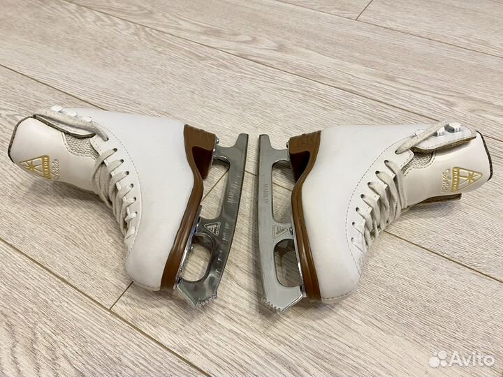 Фигурные коньки Jackson artiste