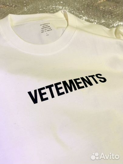 Футболка vetements