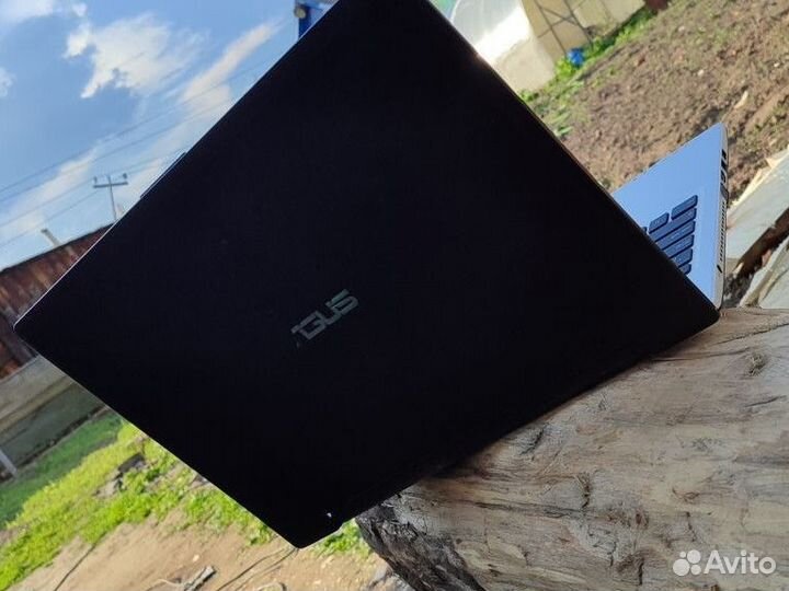Ноутбук asus