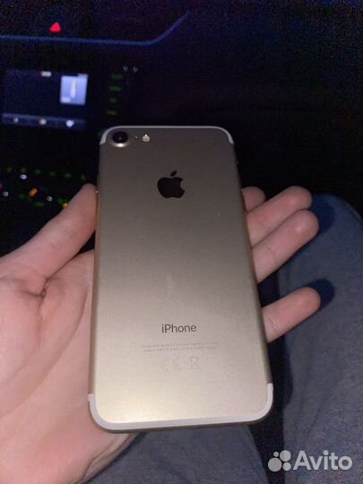 Продам iPhone 7 в хорошем состоянии