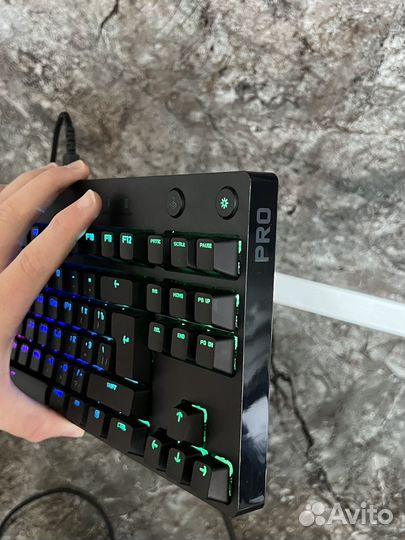 Игровая клавиатура Logitech G Pro
