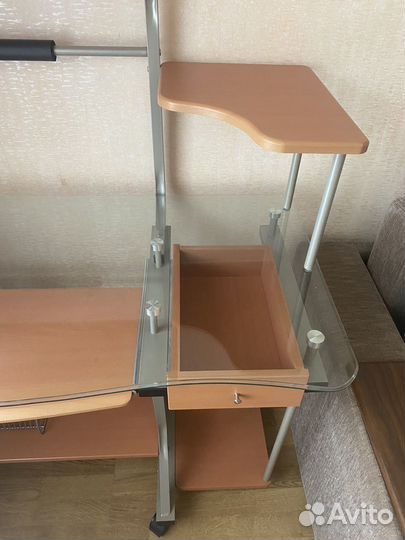 Компьютерный стол