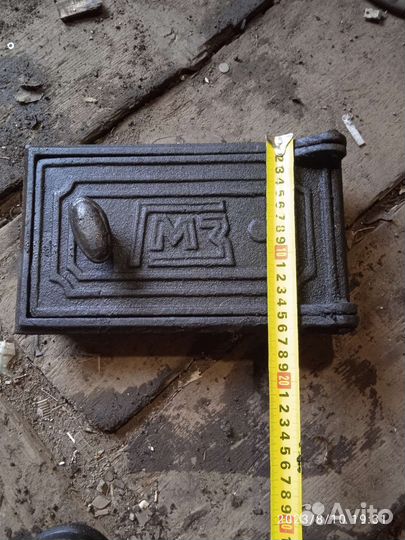 Чугунная дверца