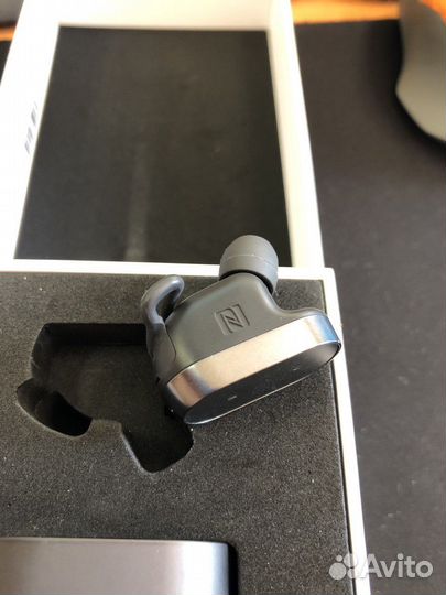 Bluetooth гарнитура sony