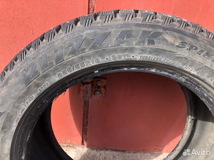 Bridgestone Blizzak Spike-01 225/55 R18