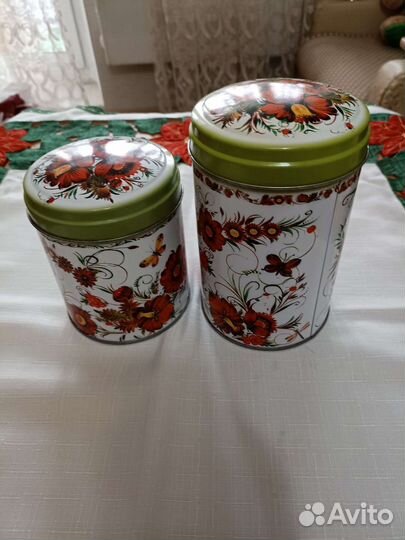 Жестяная банка для сыпучих продуктов